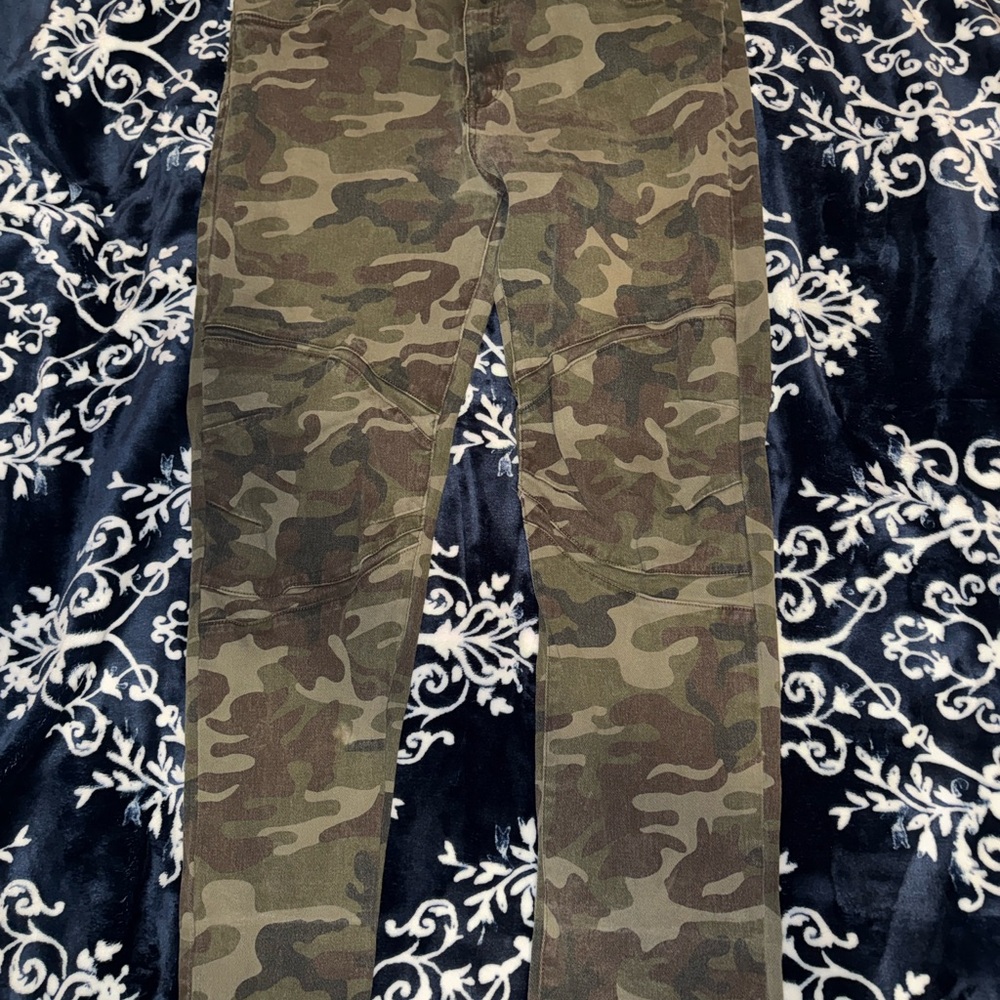Camo Utility Skinny Pants - Olive Green Brown